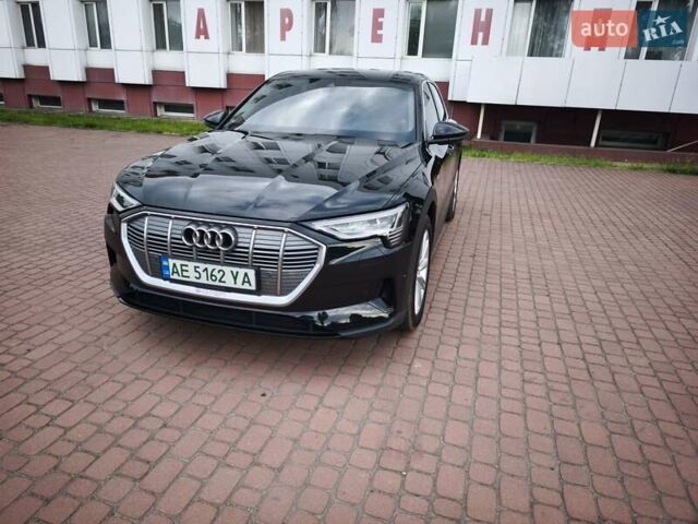 Черный Ауди E-Tron, объемом двигателя 0 л и пробегом 122 тыс. км за 29000 $, фото 27 на Automoto.ua