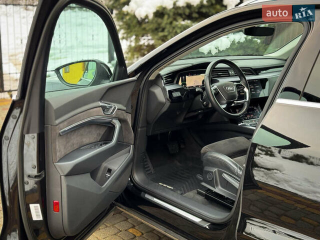 Чорний Ауді E-Tron, об'ємом двигуна 0 л та пробігом 140 тис. км за 26000 $, фото 52 на Automoto.ua