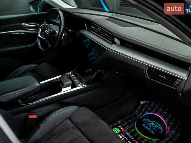 Черный Ауди E-Tron, объемом двигателя 0 л и пробегом 133 тыс. км за 28900 $, фото 43 на Automoto.ua
