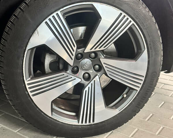 Черный Ауди E-Tron, объемом двигателя 0 л и пробегом 140 тыс. км за 31900 $, фото 14 на Automoto.ua