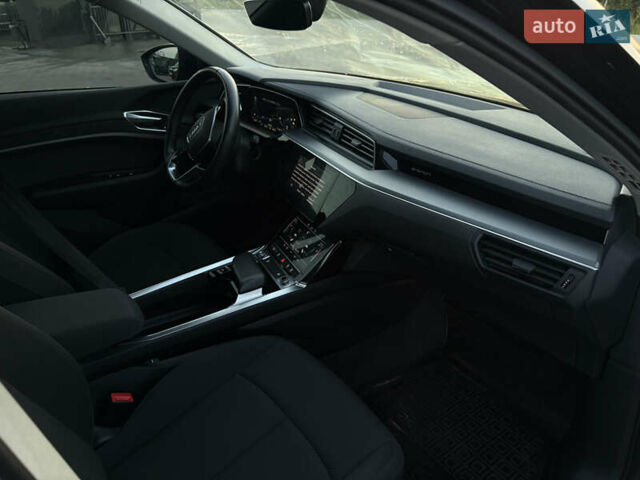 Черный Ауди E-Tron, объемом двигателя 0 л и пробегом 145 тыс. км за 26200 $, фото 26 на Automoto.ua