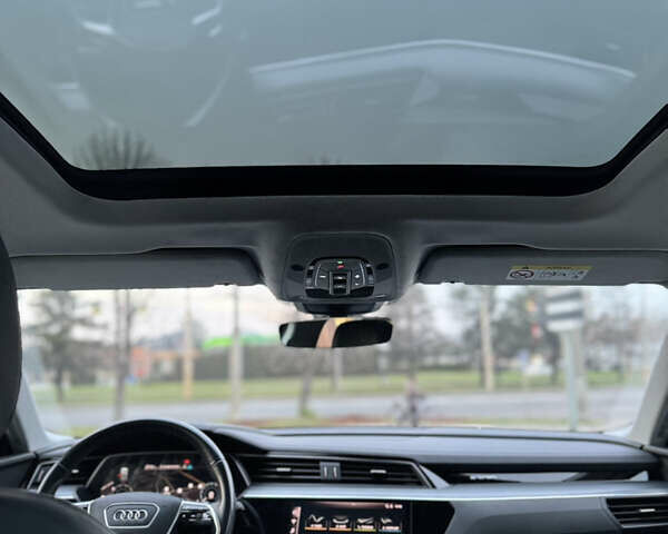 Черный Ауди E-Tron, объемом двигателя 0 л и пробегом 134 тыс. км за 27800 $, фото 33 на Automoto.ua