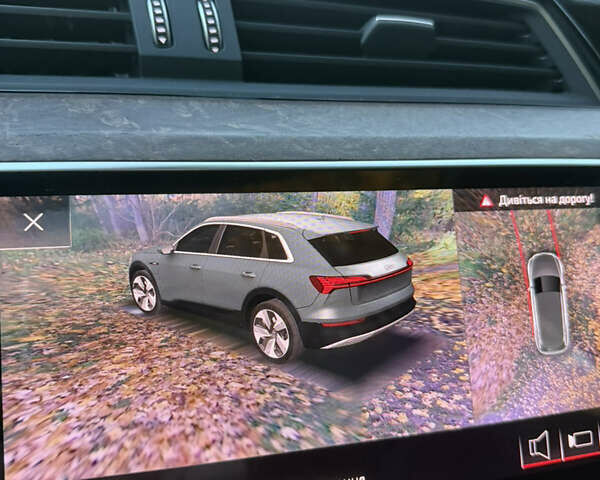 Чорний Ауді E-Tron, об'ємом двигуна 0 л та пробігом 85 тис. км за 34000 $, фото 16 на Automoto.ua