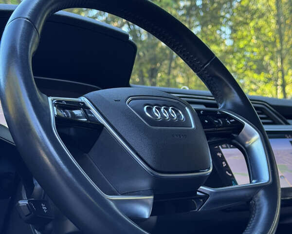 Черный Ауди E-Tron, объемом двигателя 0 л и пробегом 128 тыс. км за 28200 $, фото 70 на Automoto.ua