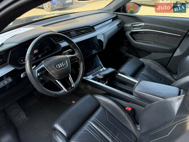 Чорний Ауді E-Tron, об'ємом двигуна 0 л та пробігом 99 тис. км за 28300 $, фото 10 на Automoto.ua