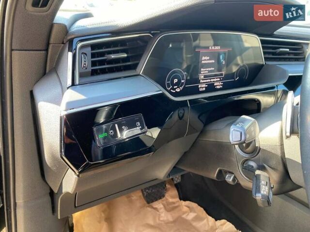Черный Ауди E-Tron, объемом двигателя 0 л и пробегом 81 тыс. км за 34950 $, фото 15 на Automoto.ua