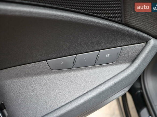 Чорний Ауді E-Tron, об'ємом двигуна 0 л та пробігом 86 тис. км за 29800 $, фото 16 на Automoto.ua