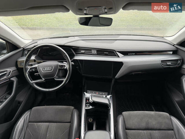 Чорний Ауді E-Tron, об'ємом двигуна 0 л та пробігом 142 тис. км за 23500 $, фото 12 на Automoto.ua