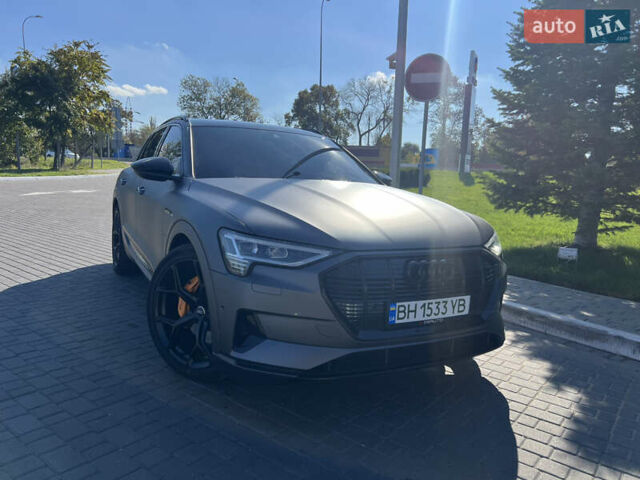 Черный Ауди E-Tron, объемом двигателя 0 л и пробегом 182 тыс. км за 25900 $, фото 8 на Automoto.ua