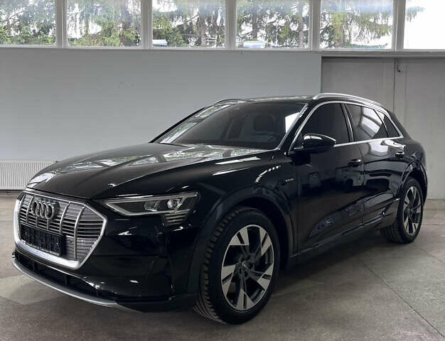 Чорний Ауді E-Tron, об'ємом двигуна 0 л та пробігом 66 тис. км за 27800 $, фото 2 на Automoto.ua