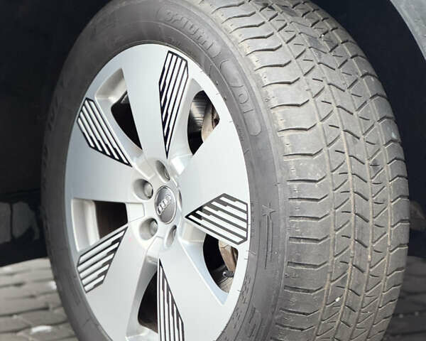 Ауді E-Tron 2019 у Рівному на Automoto.ua Чорний Ауді E-Tron, об'ємом двигуна 0 л та пробігом 220 тис. км за 23500 $, фото 7 на Automoto.ua