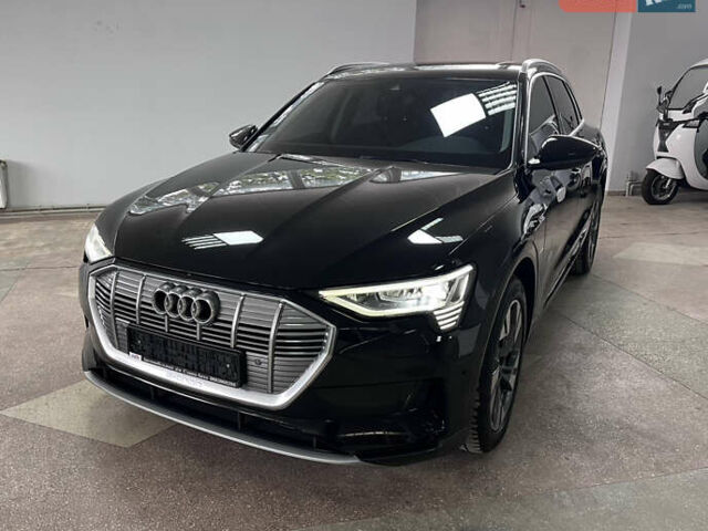 Чорний Ауді E-Tron, об'ємом двигуна 0 л та пробігом 66 тис. км за 27800 $, фото 5 на Automoto.ua