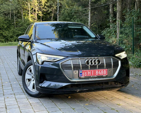Чорний Ауді E-Tron, об'ємом двигуна 0 л та пробігом 125 тис. км за 28000 $, фото 20 на Automoto.ua