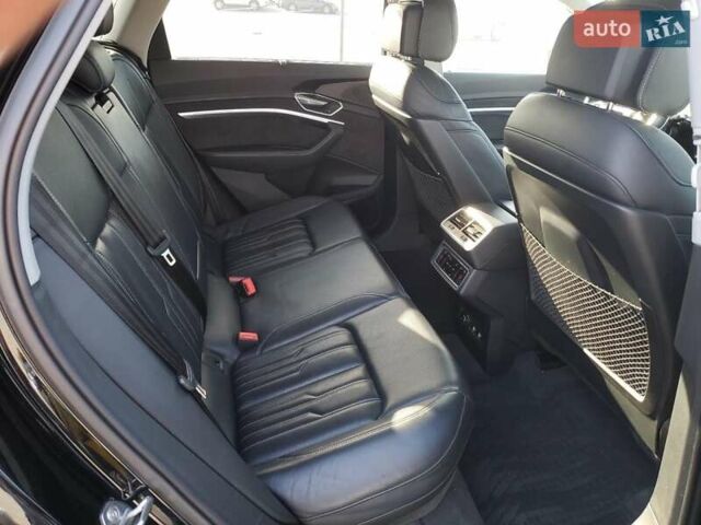 Черный Ауди E-Tron, объемом двигателя 0 л и пробегом 140 тыс. км за 9700 $, фото 10 на Automoto.ua