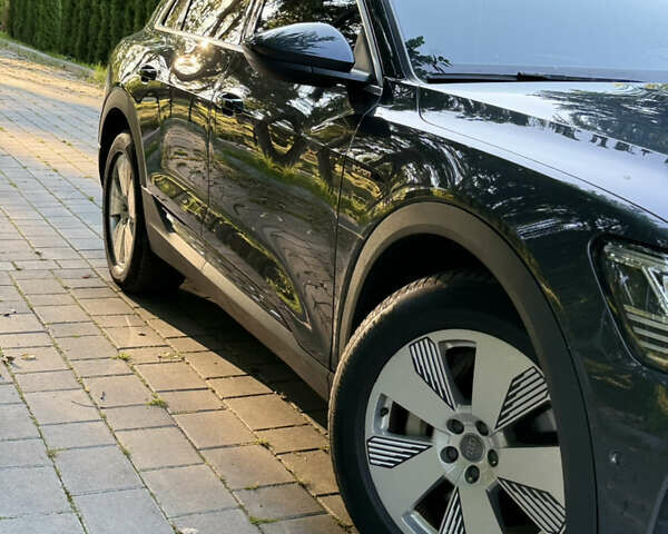 Чорний Ауді E-Tron, об'ємом двигуна 0 л та пробігом 125 тис. км за 28000 $, фото 21 на Automoto.ua