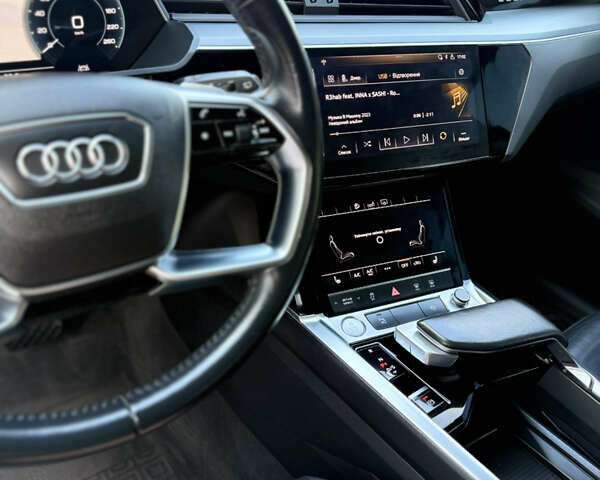 Чорний Ауді E-Tron, об'ємом двигуна 0 л та пробігом 125 тис. км за 28000 $, фото 29 на Automoto.ua