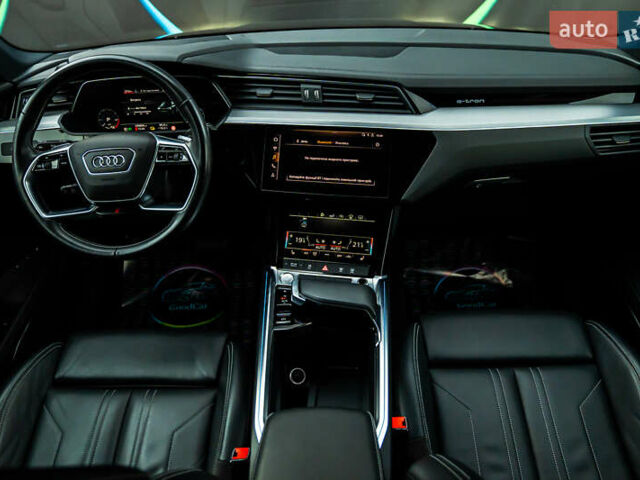 Чорний Ауді E-Tron, об'ємом двигуна 0 л та пробігом 100 тис. км за 31400 $, фото 74 на Automoto.ua