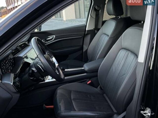 Чорний Ауді E-Tron, об'ємом двигуна 0 л та пробігом 175 тис. км за 22800 $, фото 6 на Automoto.ua