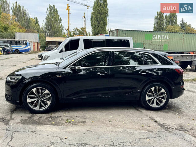 Чорний Ауді E-Tron, об'ємом двигуна 0 л та пробігом 29 тис. км за 38000 $, фото 1 на Automoto.ua