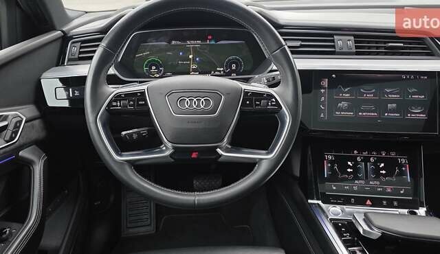 Черный Ауди E-Tron, объемом двигателя 0 л и пробегом 138 тыс. км за 29900 $, фото 51 на Automoto.ua