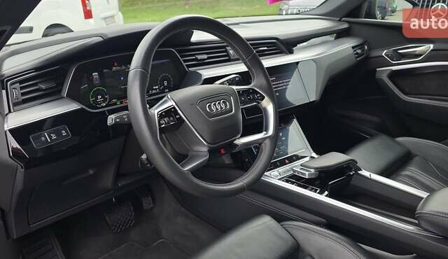 Черный Ауди E-Tron, объемом двигателя 0 л и пробегом 138 тыс. км за 29900 $, фото 47 на Automoto.ua