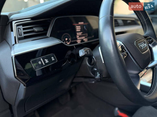 Черный Ауди E-Tron, объемом двигателя 0 л и пробегом 151 тыс. км за 29000 $, фото 48 на Automoto.ua