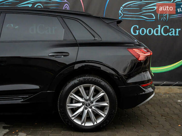 Чорний Ауді E-Tron, об'ємом двигуна 0 л та пробігом 75 тис. км за 29900 $, фото 10 на Automoto.ua