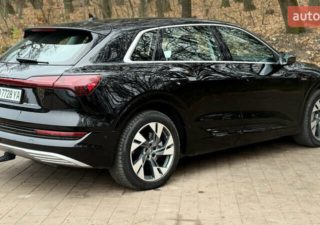 Черный Ауди E-Tron, объемом двигателя 0 л и пробегом 146 тыс. км за 27500 $, фото 6 на Automoto.ua
