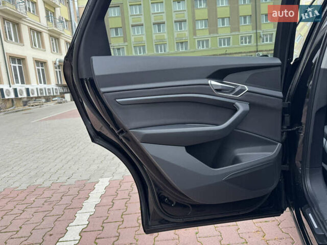 Черный Ауди E-Tron, объемом двигателя 0 л и пробегом 120 тыс. км за 26500 $, фото 34 на Automoto.ua
