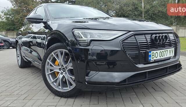 Чорний Ауді E-Tron, об'ємом двигуна 0 л та пробігом 138 тис. км за 29900 $, фото 35 на Automoto.ua