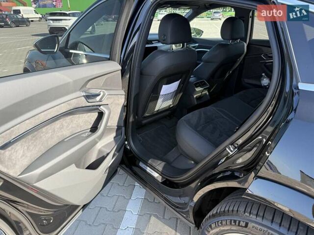 Чорний Ауді E-Tron, об'ємом двигуна 0 л та пробігом 40 тис. км за 55000 $, фото 10 на Automoto.ua