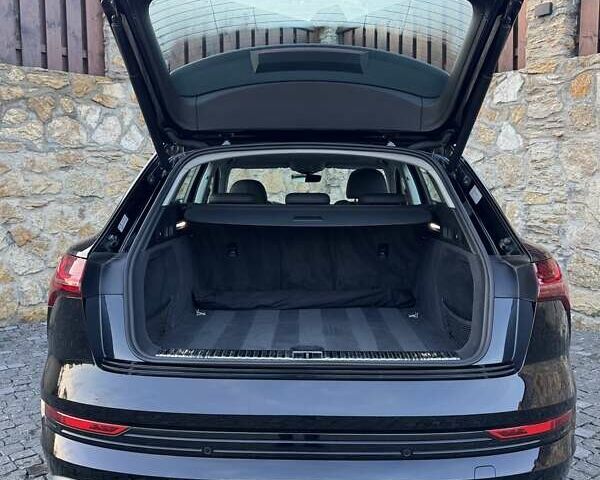 Чорний Ауді E-Tron, об'ємом двигуна 0 л та пробігом 253 тис. км за 24200 $, фото 63 на Automoto.ua