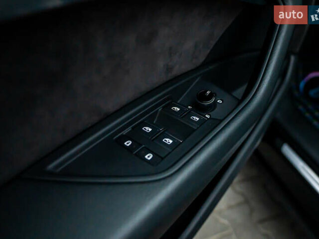 Чорний Ауді E-Tron, об'ємом двигуна 0 л та пробігом 75 тис. км за 29900 $, фото 53 на Automoto.ua