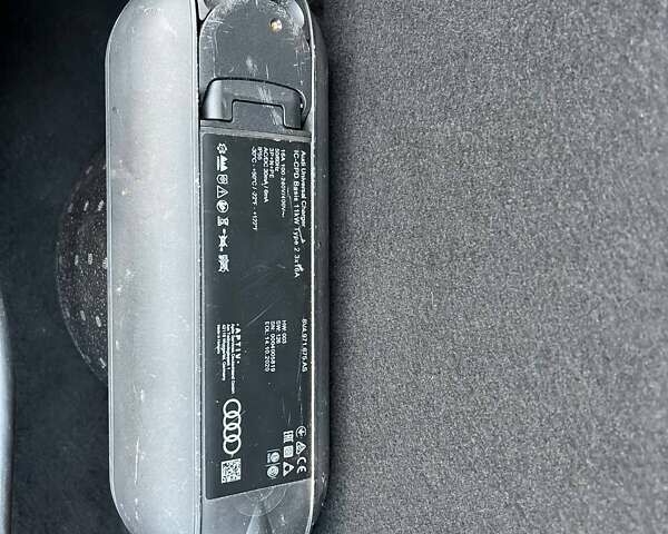 Чорний Ауді E-Tron, об'ємом двигуна 0 л та пробігом 160 тис. км за 26799 $, фото 30 на Automoto.ua