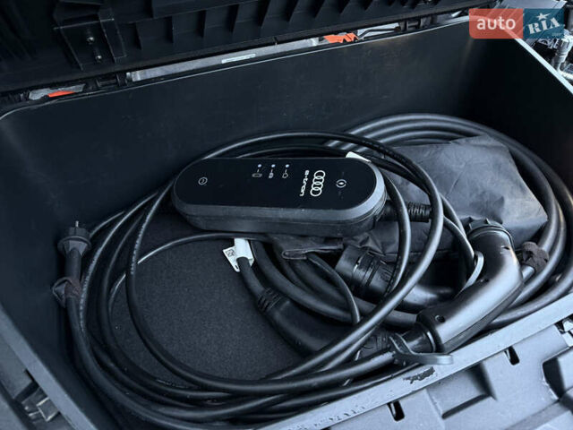 Черный Ауди E-Tron, объемом двигателя 0 л и пробегом 150 тыс. км за 27499 $, фото 90 на Automoto.ua
