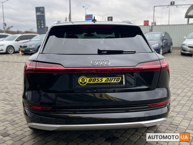 Черный Ауди E-Tron, объемом двигателя 55 л и пробегом 65 тыс. км за 37000 $, фото 5 на Automoto.ua