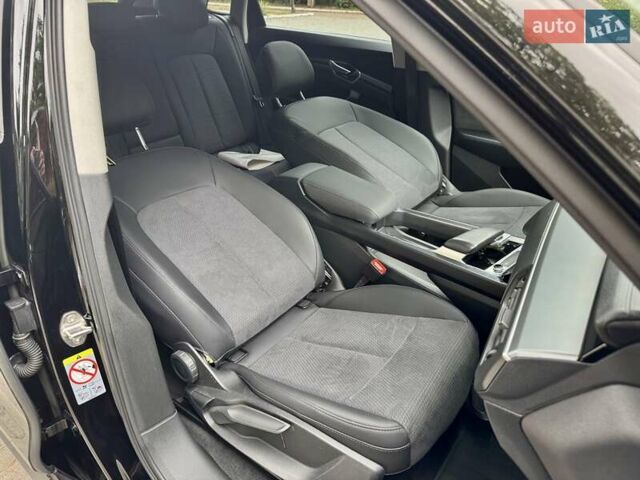 Черный Ауди E-Tron, объемом двигателя 0 л и пробегом 159 тыс. км за 24000 $, фото 114 на Automoto.ua