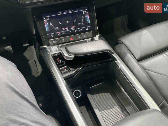Черный Ауди E-Tron, объемом двигателя 0 л и пробегом 125 тыс. км за 21700 $, фото 32 на Automoto.ua