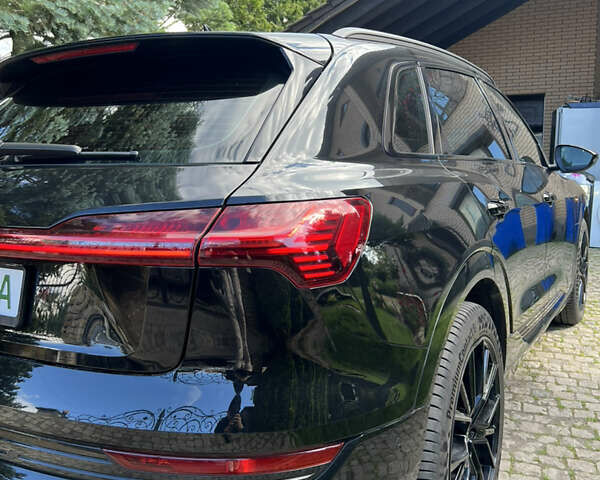 Черный Ауди E-Tron, объемом двигателя 0 л и пробегом 133 тыс. км за 28000 $, фото 5 на Automoto.ua