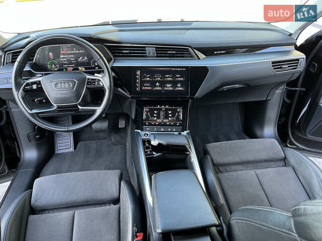 Чорний Ауді E-Tron, об'ємом двигуна 0 л та пробігом 81 тис. км за 26500 $, фото 43 на Automoto.ua