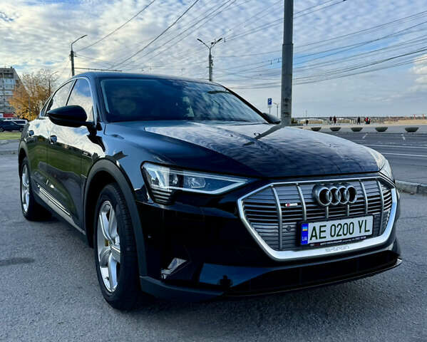 Ауди E-Tron 2020 в Днепре (Днепропетровске) на Automoto.ua Черный Ауди E-Tron, объемом двигателя 0 л и пробегом 101 тыс. км за 27900 $, фото 7 на Automoto.ua