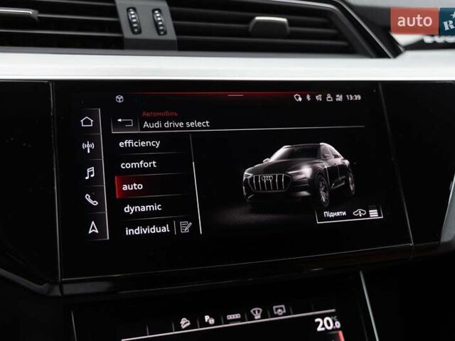 Черный Ауди E-Tron, объемом двигателя 0 л и пробегом 50 тыс. км за 39400 $, фото 33 на Automoto.ua