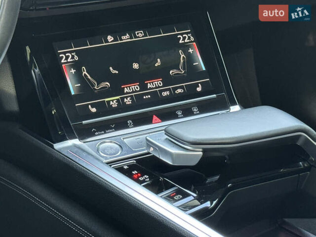 Чорний Ауді E-Tron, об'ємом двигуна 0 л та пробігом 170 тис. км за 28800 $, фото 28 на Automoto.ua