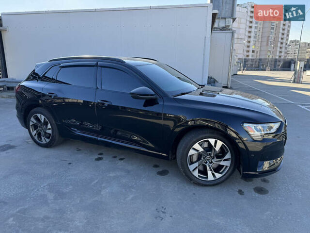 Чорний Ауді E-Tron, об'ємом двигуна 0 л та пробігом 155 тис. км за 29499 $, фото 13 на Automoto.ua