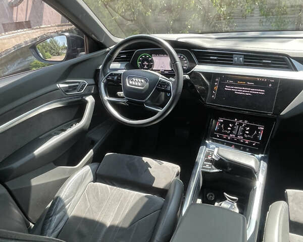Черный Ауди E-Tron, объемом двигателя 0 л и пробегом 128 тыс. км за 31500 $, фото 18 на Automoto.ua
