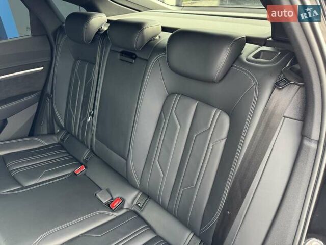 Черный Ауди E-Tron, объемом двигателя 0 л и пробегом 85 тыс. км за 30900 $, фото 28 на Automoto.ua