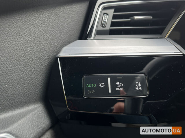 Черный Ауди E-Tron, объемом двигателя 55 л и пробегом 65 тыс. км за 37000 $, фото 12 на Automoto.ua