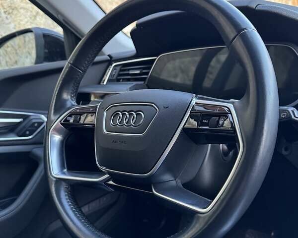 Чорний Ауді E-Tron, об'ємом двигуна 0 л та пробігом 253 тис. км за 24200 $, фото 31 на Automoto.ua