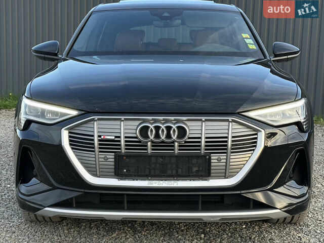 Чорний Ауді E-Tron, об'ємом двигуна 0 л та пробігом 75 тис. км за 31499 $, фото 2 на Automoto.ua