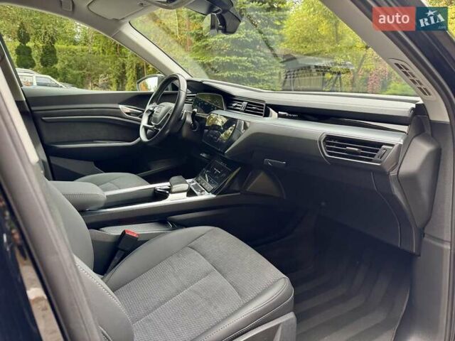 Чорний Ауді E-Tron, об'ємом двигуна 0 л та пробігом 159 тис. км за 24500 $, фото 102 на Automoto.ua